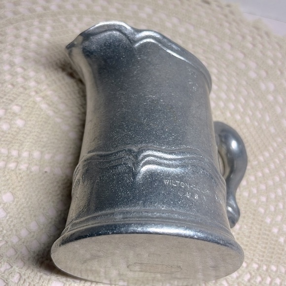 Vintage 1970’s Queen Anne RWP Wilton Armetale Pewter Mini Pitcher jug tavern - Picture 8 of 10